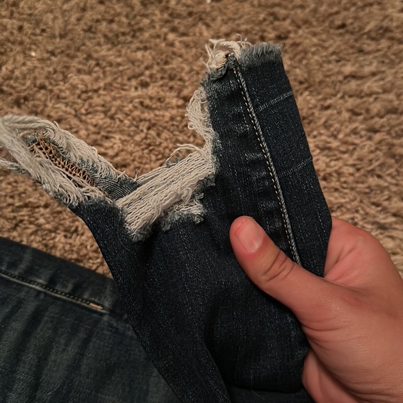 American Eagle jean with distressing on ankles - Picture 3 of 3